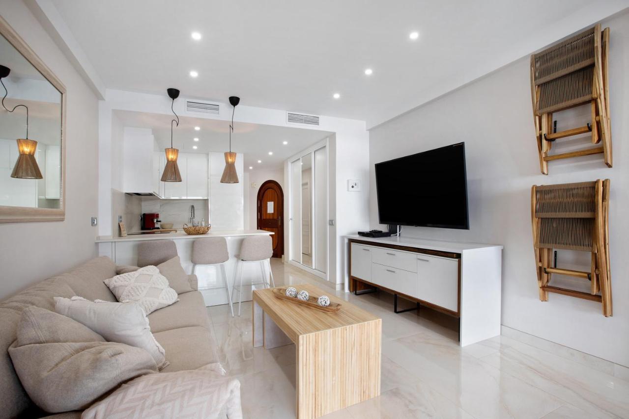 Puerto Marina Luxury Studio بينالماذينا المظهر الخارجي الصورة