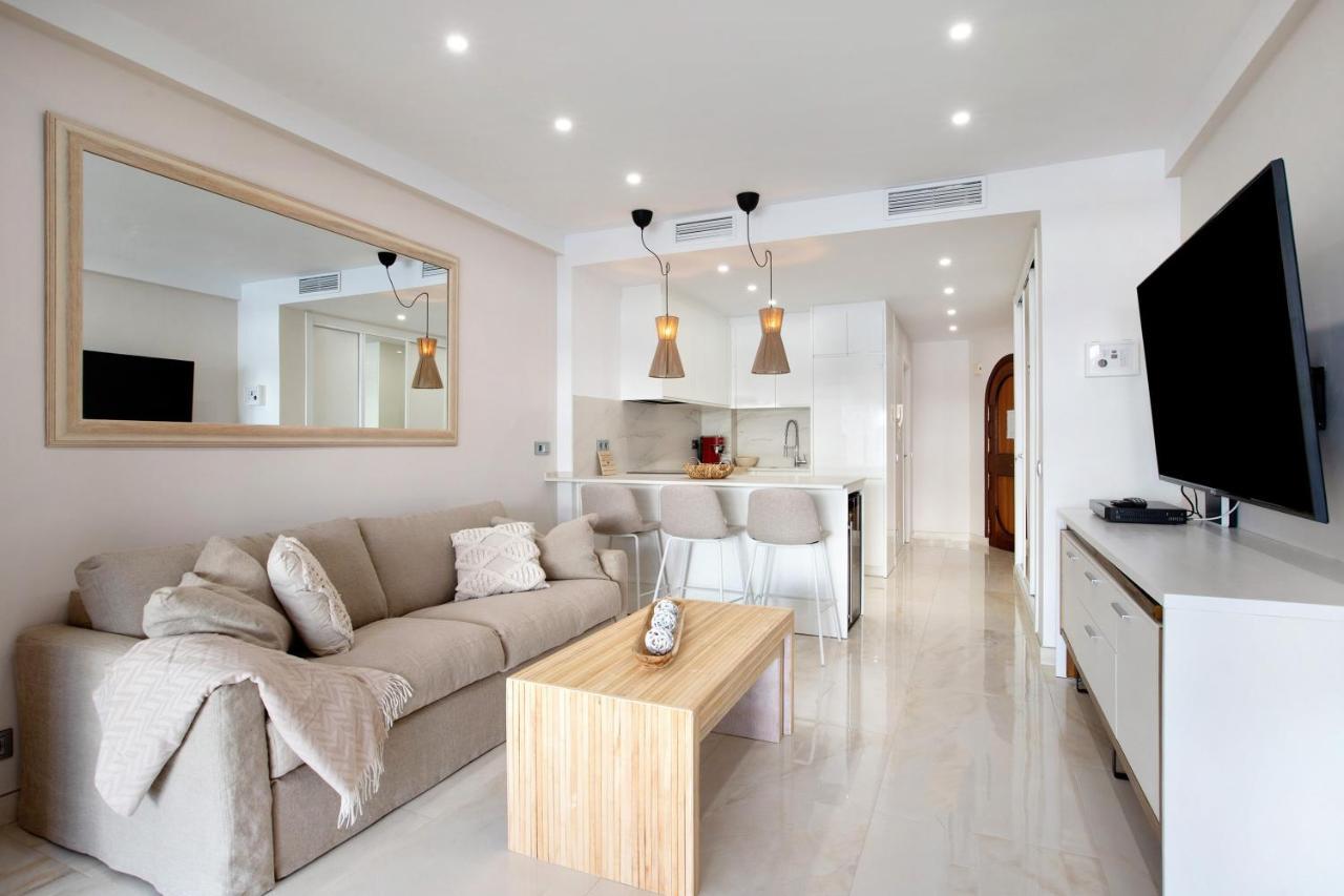 Puerto Marina Luxury Studio بينالماذينا المظهر الخارجي الصورة